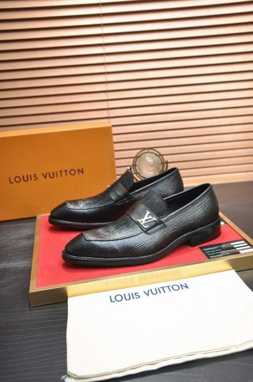 Picture of Louis Vuitton Shoes _SKULVsz38-45mnf074614459